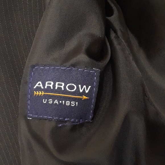 Arrow Black pin Stripe Suite 8 regular - Picture 8 of 8